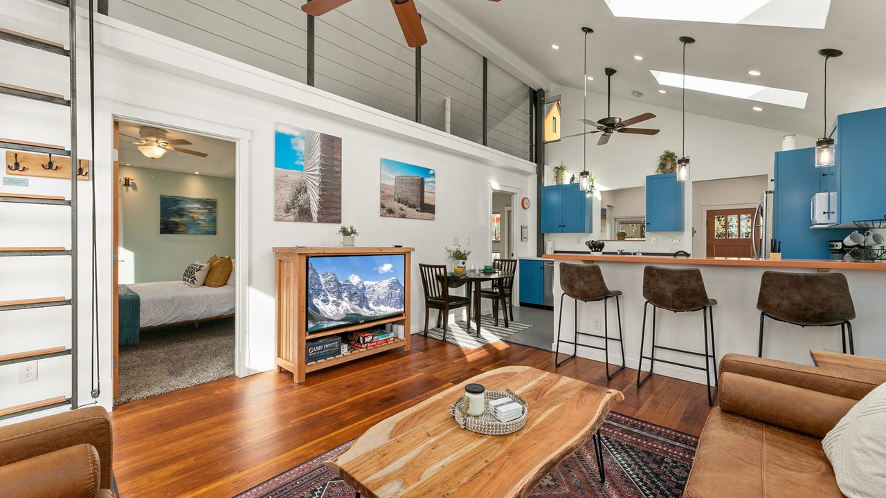 Photo of Livingroom in Martinez Park