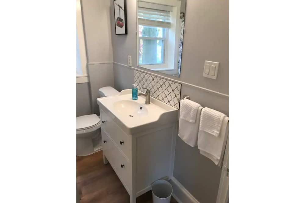 Photo of Bathroom in Moylan