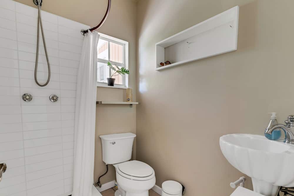Photo of Bathroom in Riverside Park