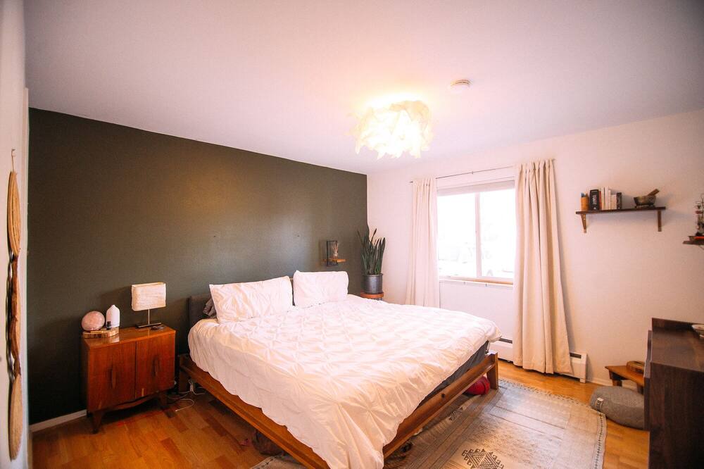 Photo of Bedroom in Whittier