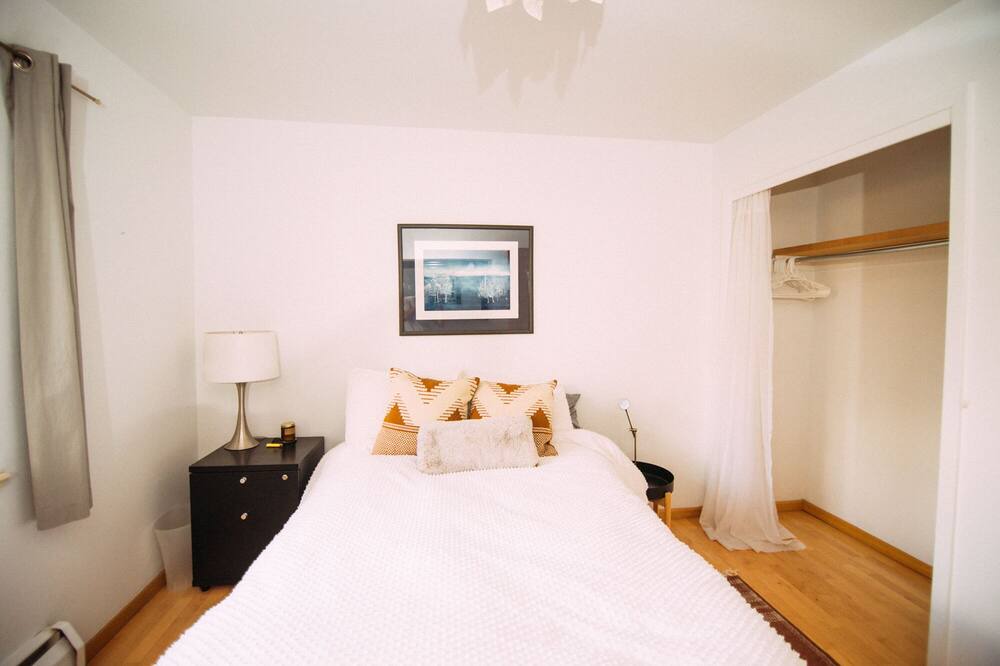 Photo of Bedroom in Whittier