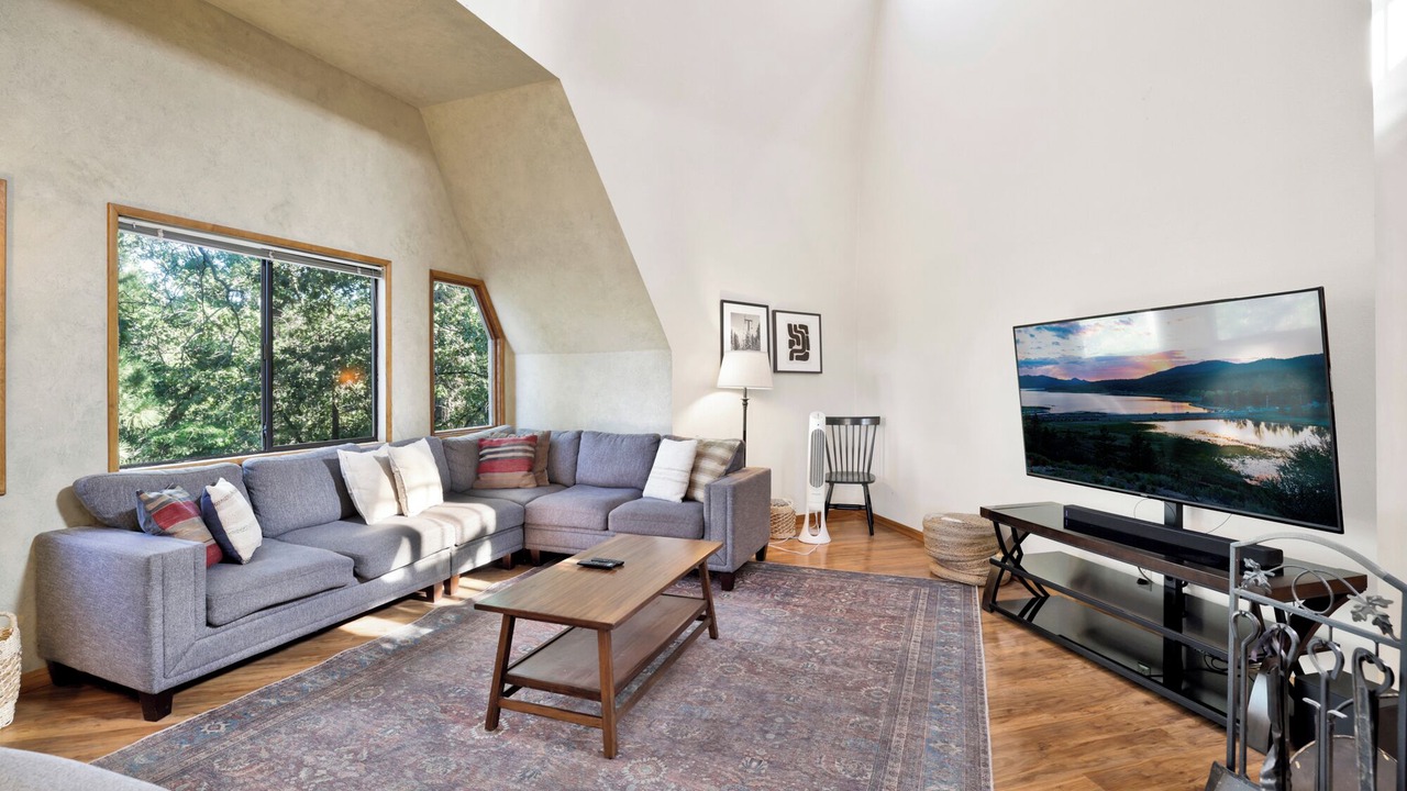 Photo of Livingroom in Moonridge