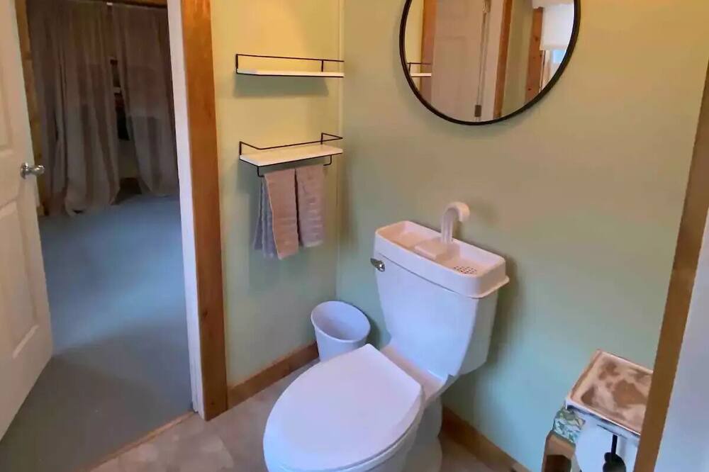 Photo of Bathroom in Harper