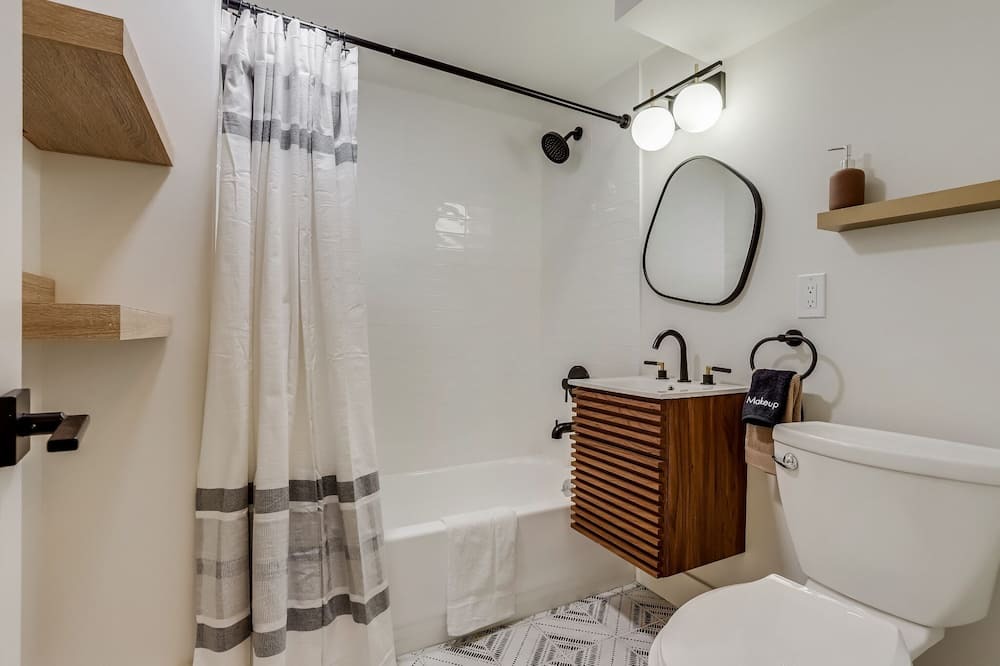 Photo of Bathroom in Barths