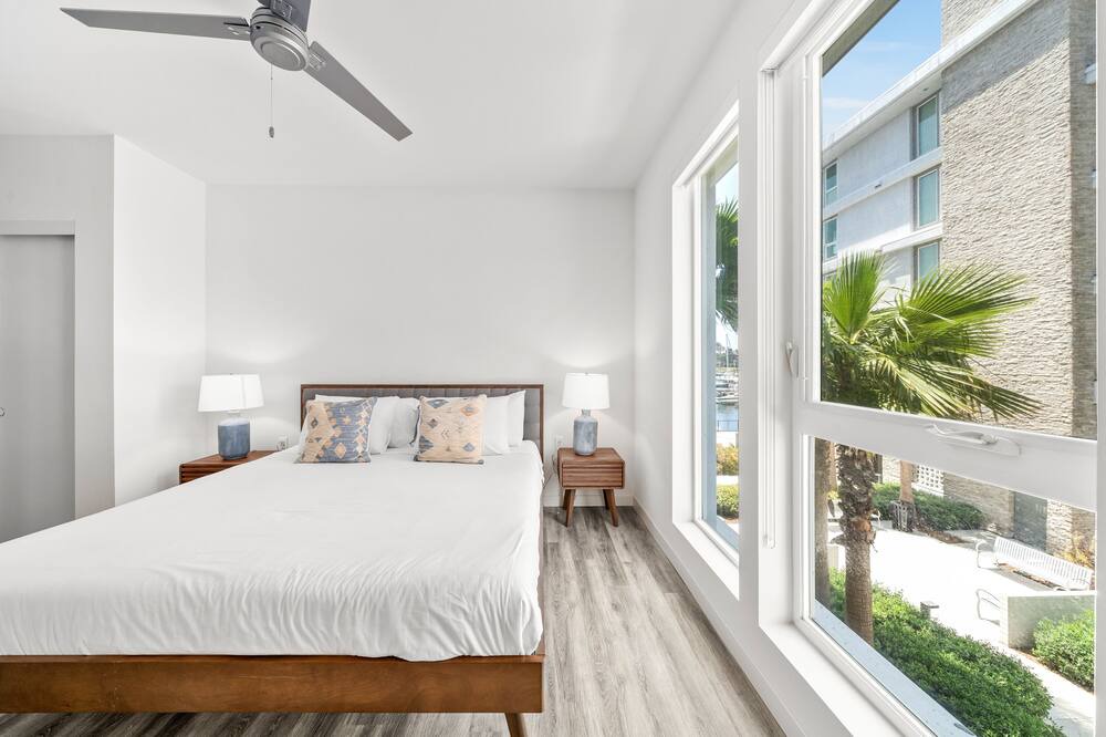 Photo of Bedroom in Silver Strand
