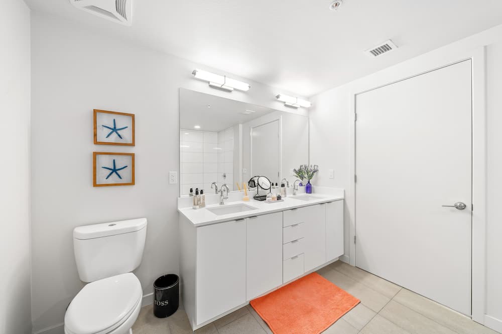 Photo of Bathroom in Silver Strand