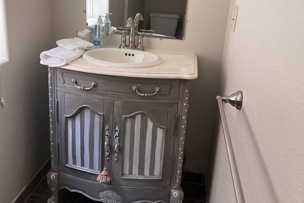 Photo of Bathroom in Washington Park