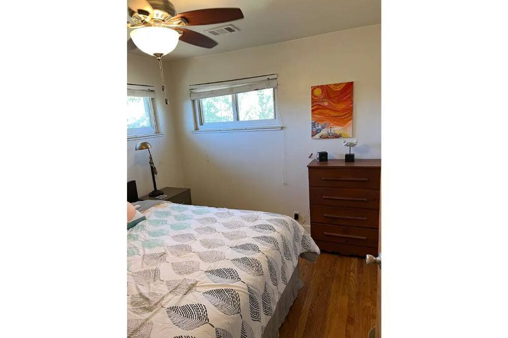 Photo of Bedroom in Northeast Park Hill
