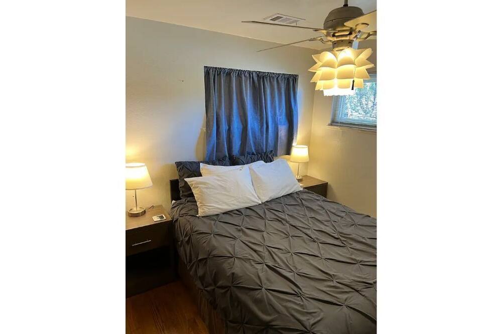 Photo of Bedroom in Northeast Park Hill