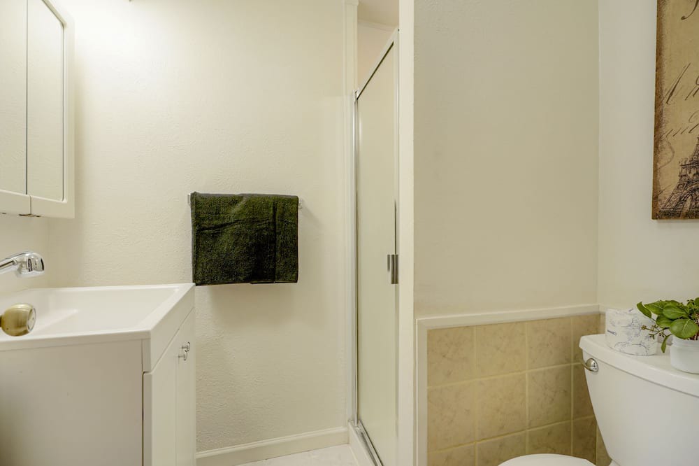 Photo of Bathroom in North Central Westminster