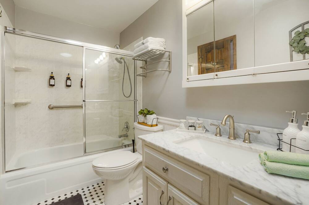 Photo of Bathroom in North Central Westminster