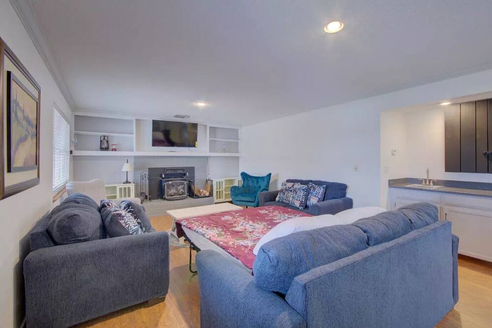 Photo of Livingroom in Parker