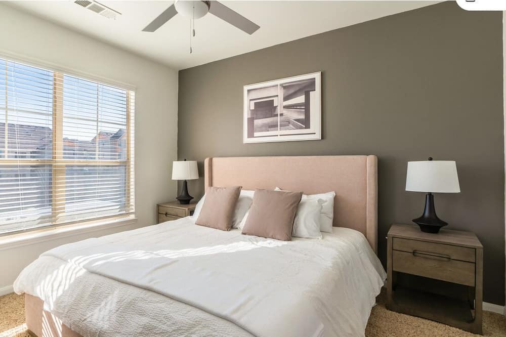 Photo of Bedroom in Aurora