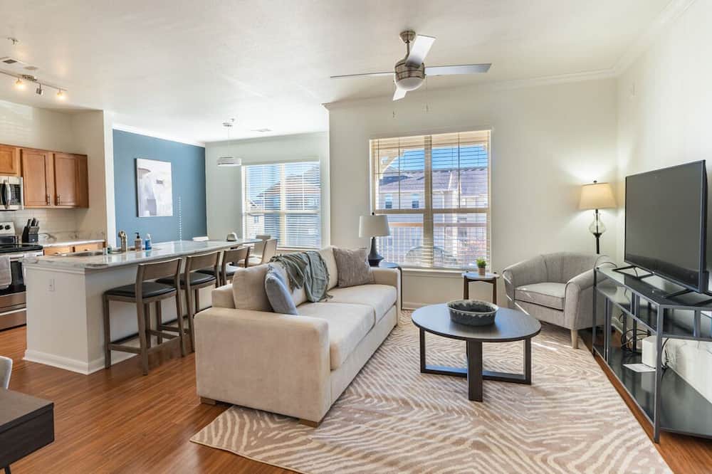 Photo of Livingroom in Aurora