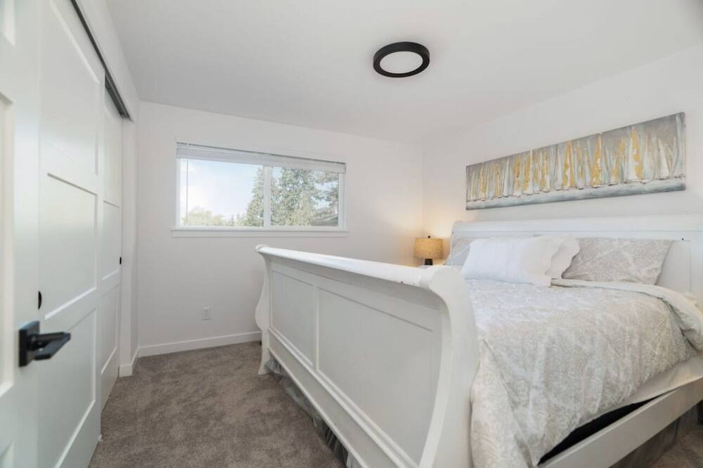 Photo of Bedroom in Picnic Point-North Lynnwood
