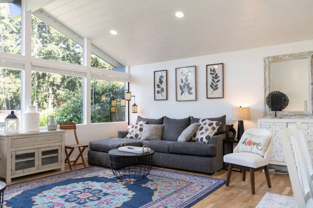 Photo of Livingroom in Picnic Point-North Lynnwood