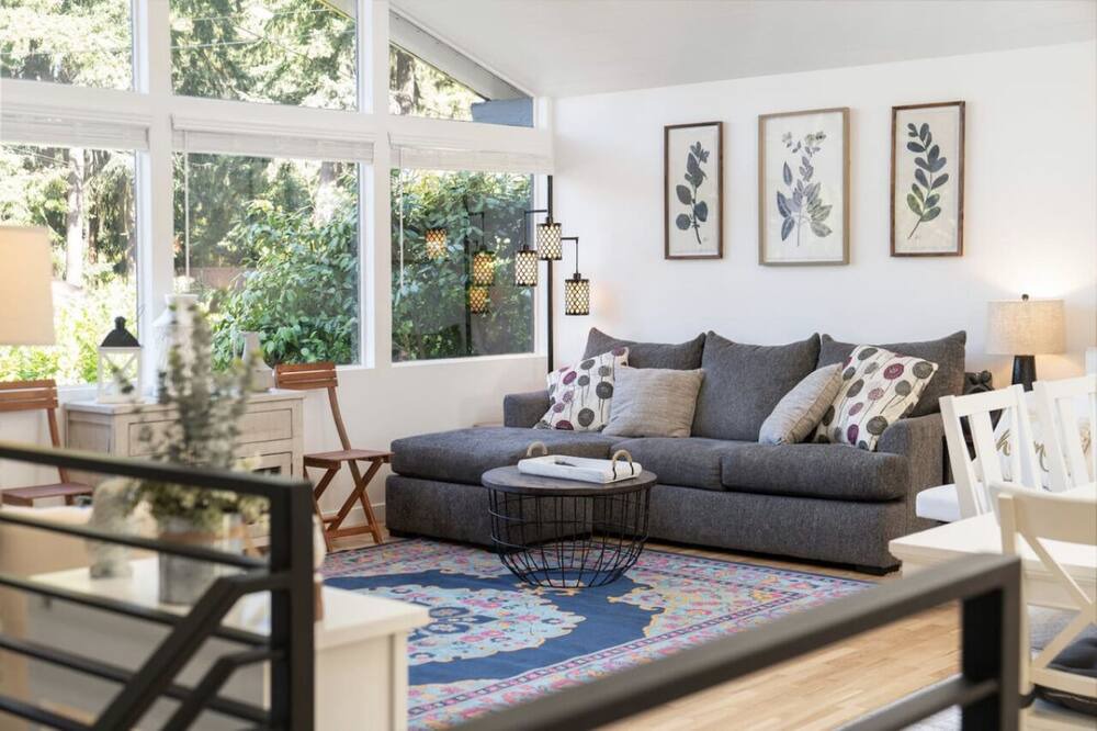 Photo of Livingroom in Picnic Point-North Lynnwood