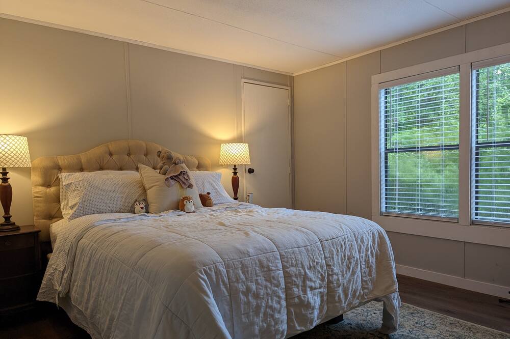 Photo of Bedroom in Eatonton