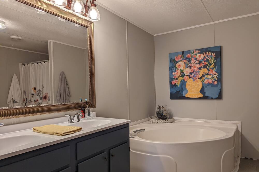 Photo of Bathroom in Eatonton