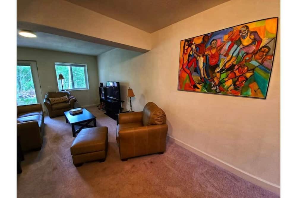 Photo of Bedroom in Warm Springs