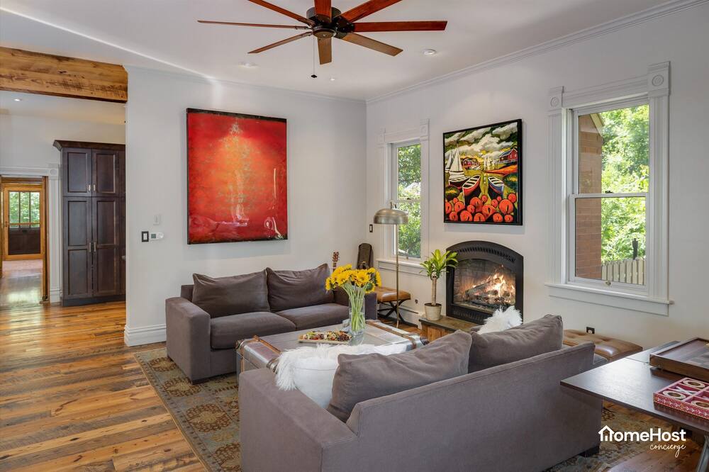 Photo of Livingroom in Mapleton Hill