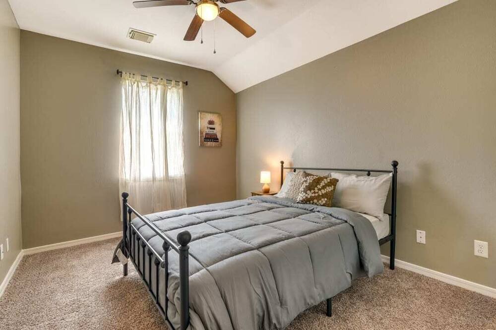 Photo of Bedroom in Dickinson