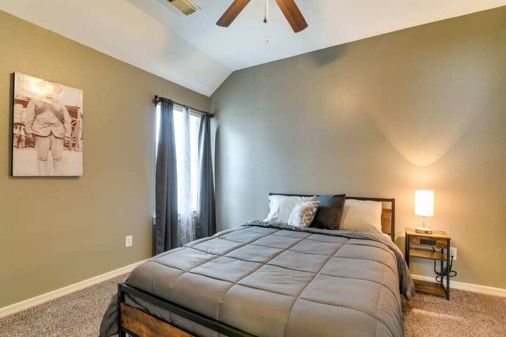 Photo of Bedroom in Dickinson