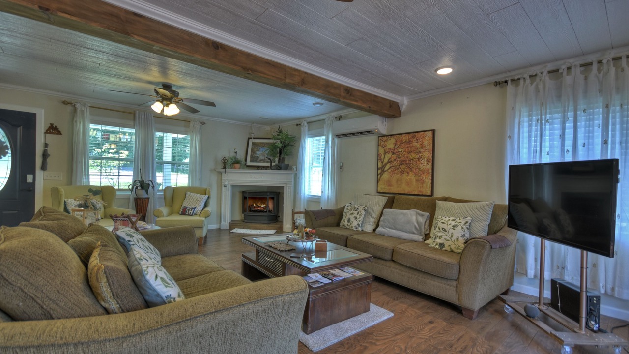 Photo of Livingroom in Copperhill
