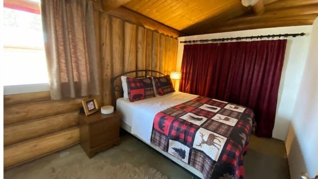 Photo of Bedroom in Delta Junction