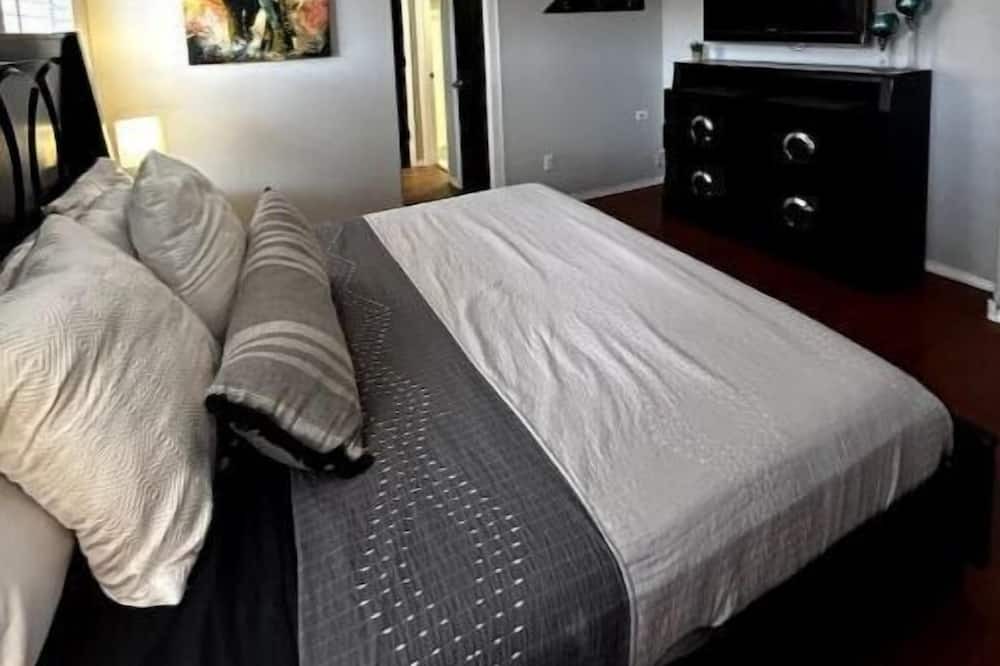 Photo of Bedroom in Westgate Heights