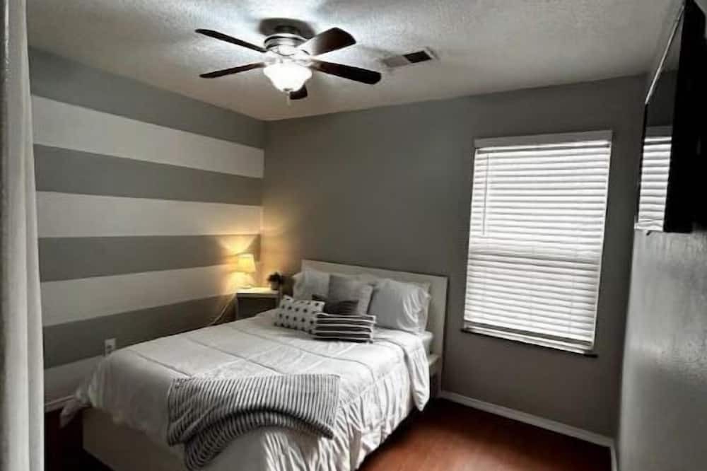 Photo of Bedroom in Westgate Heights