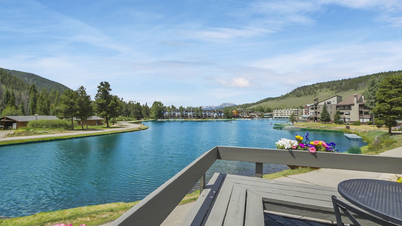 Photo of Outdoor in Lakeside Village