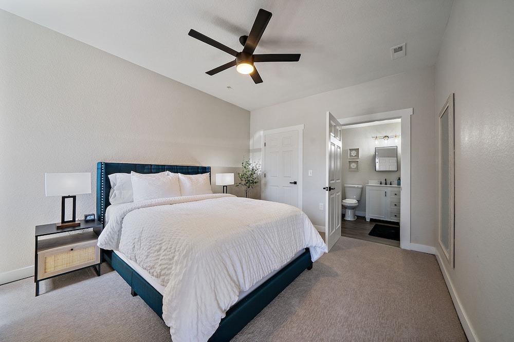 Photo of Bedroom in Aurora