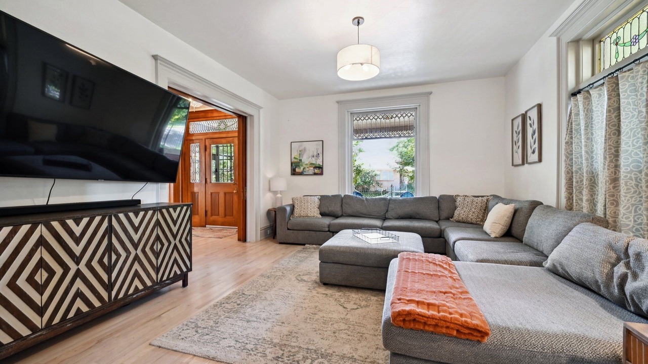 Photo of Livingroom in Sunnyside