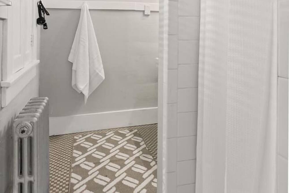 Photo of Bathroom in Hillsboro Village