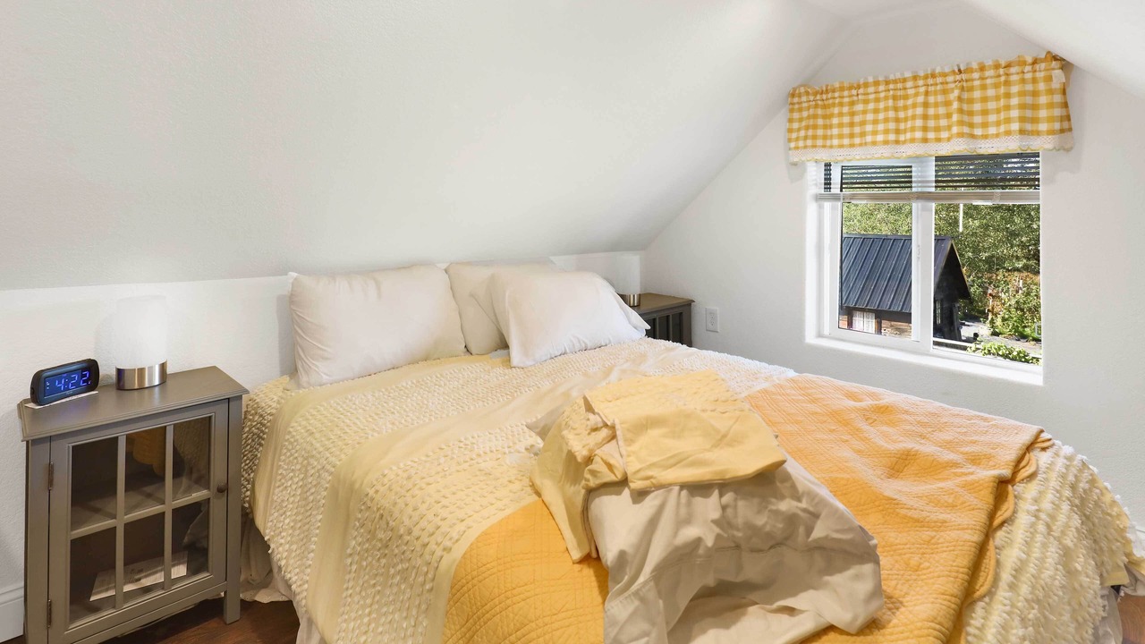 Photo of Bedroom in Ferndale