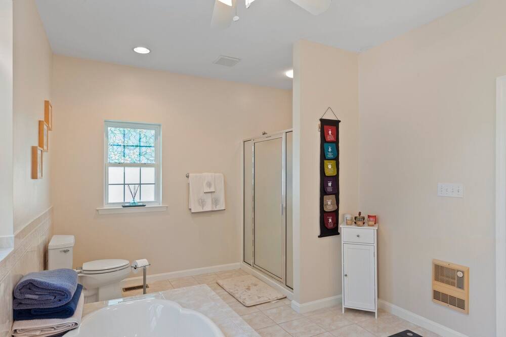 Photo of Bathroom in Cobb Island