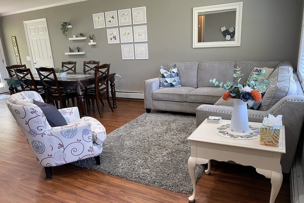 Photo of Livingroom in Berrien Springs