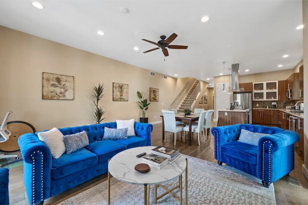Photo of Livingroom in Sloan Lake