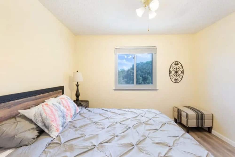 Photo of Bedroom in Anderson Mill