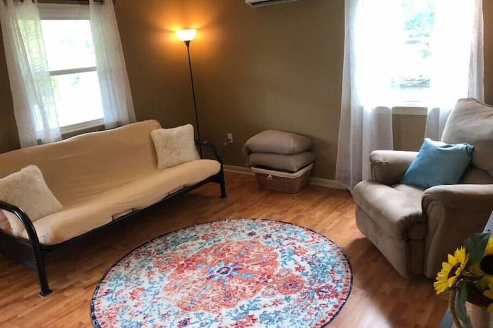 Photo of Livingroom in Monterey