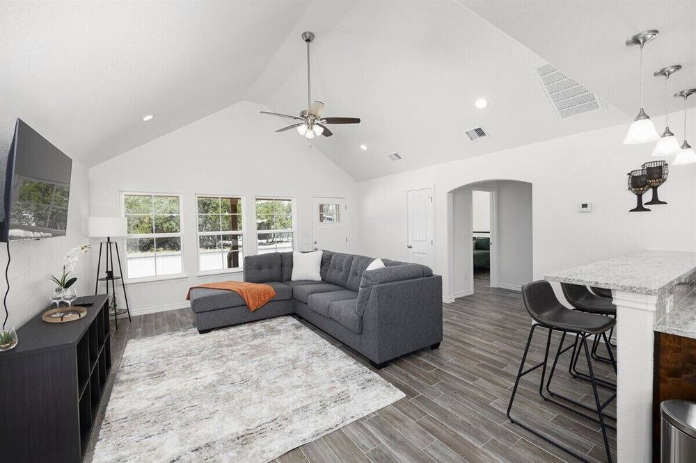 Photo of Livingroom in Spring Branch