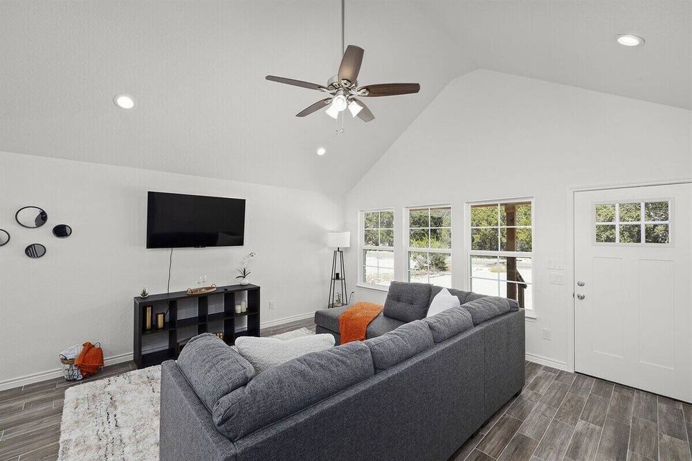 Photo of Livingroom in Spring Branch