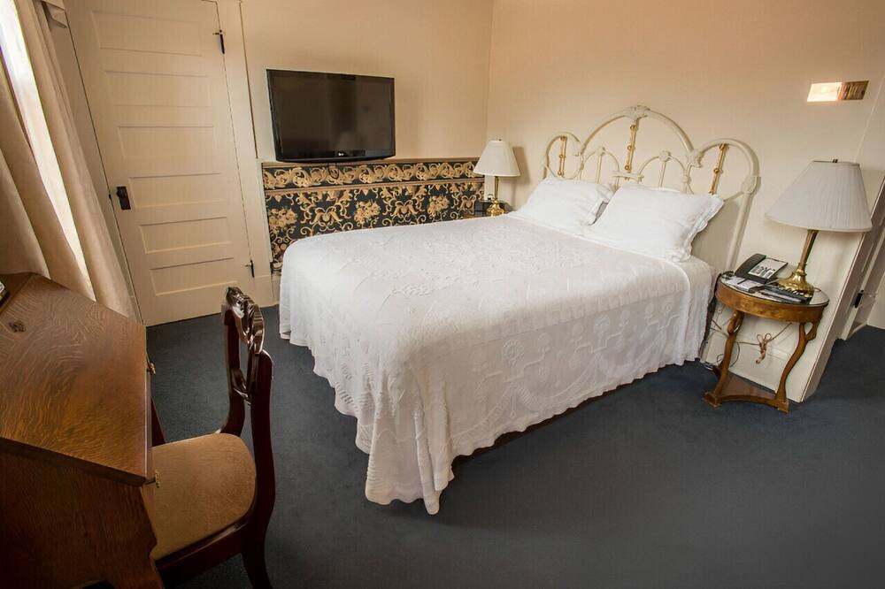 Photo of Bedroom in Central Boulder