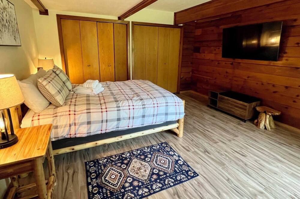 Photo of Bedroom in North Industry