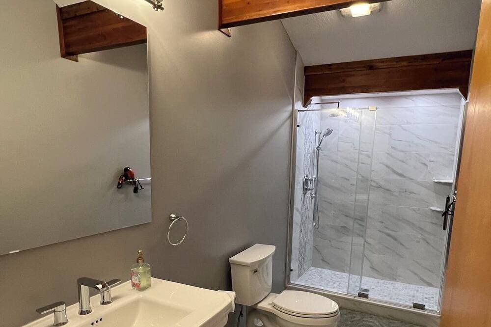 Photo of Bathroom in North Industry