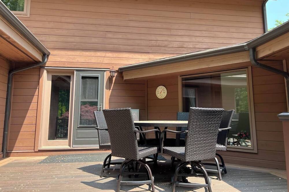 Photo of Patio Balcony in North Industry