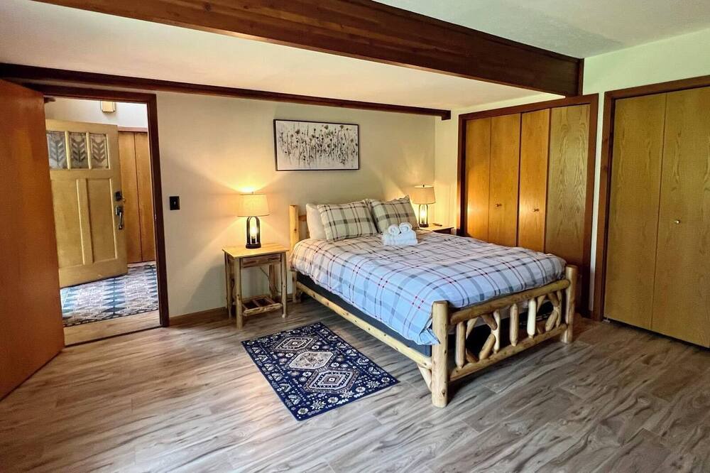 Photo of Bedroom in North Industry
