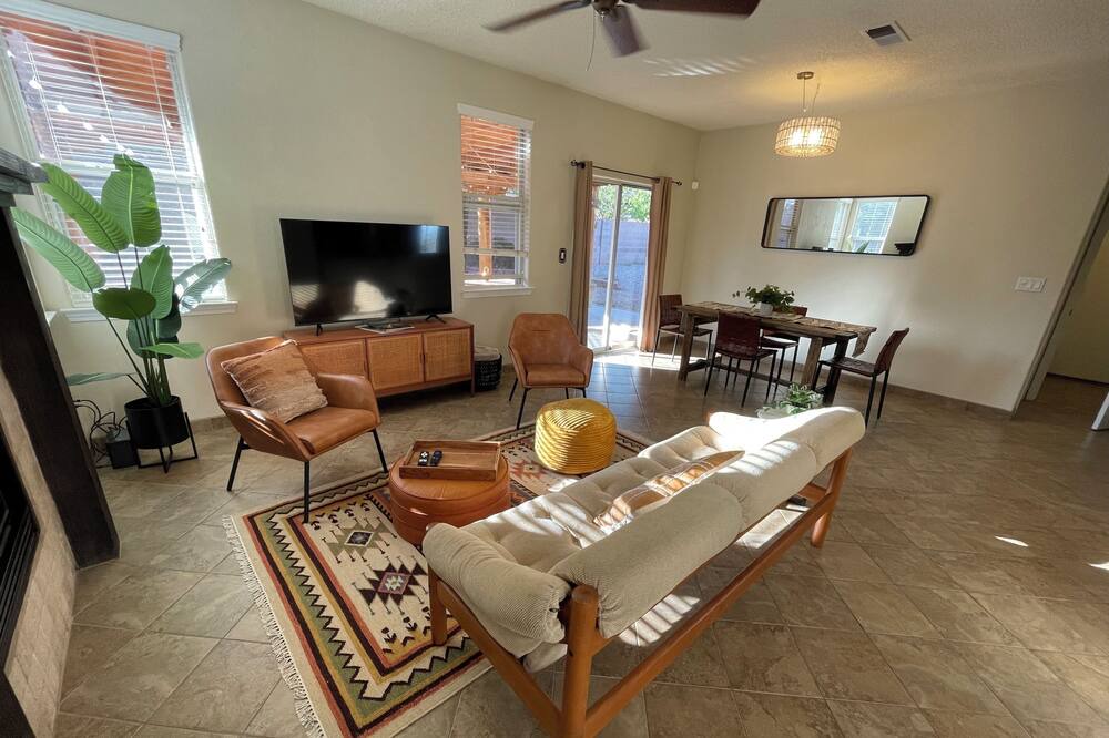 Photo of Livingroom in Westside