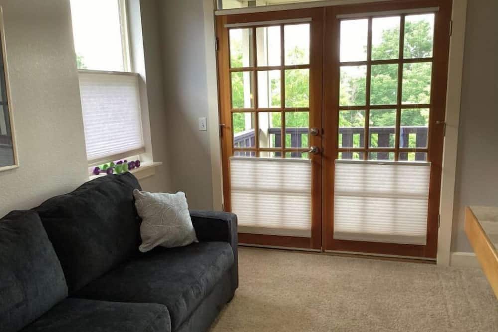 Photo of Livingroom in Lafayette